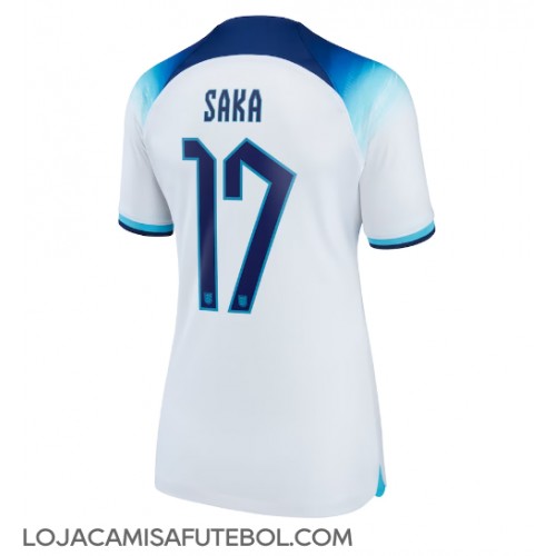 Camisa de Futebol Inglaterra Bukayo Saka #17 Equipamento Principal Mulheres Mundo 2022 Manga Curta
